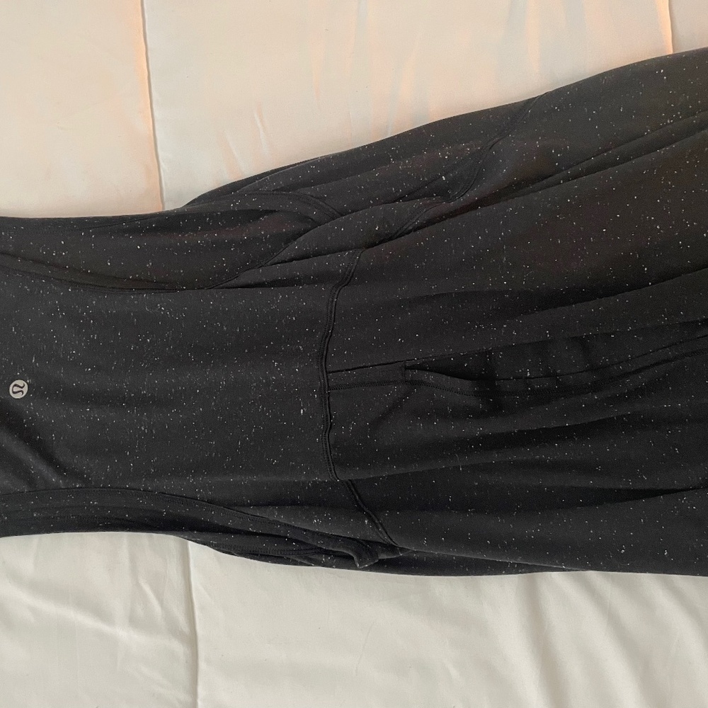 Black lululemon tank top